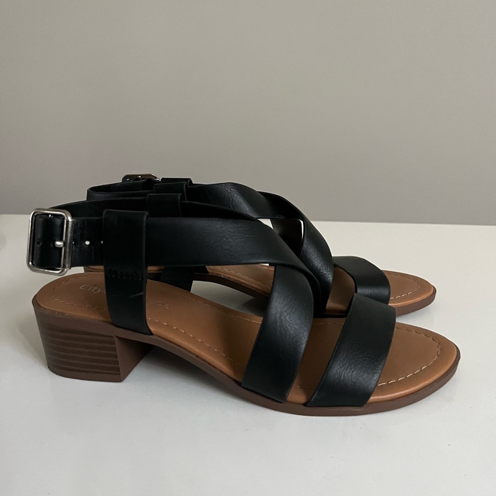 NWOT Never Worn Women's Size 7 Cityclassified Black 1" Block Heel Sandal - Picture 4 of 11